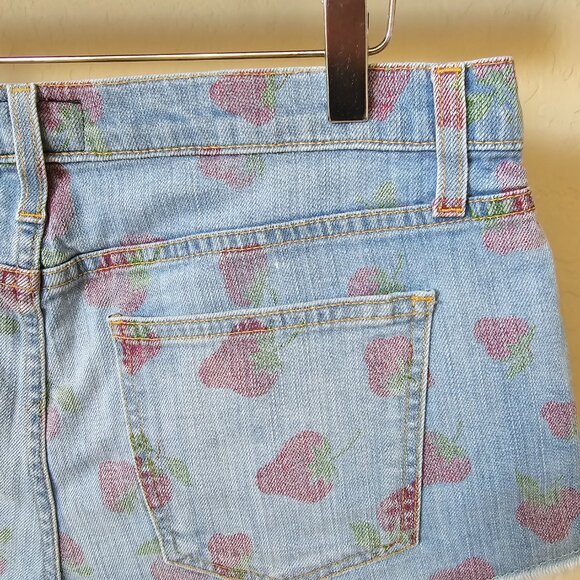 Current/Elliott The Gam Short in Vintage Strawberries - Picture 10 of 15